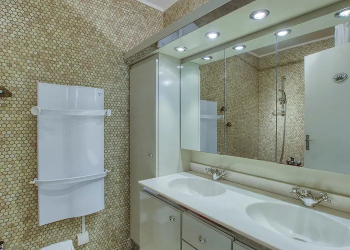 Apartment D'azur-7 By Interhome
